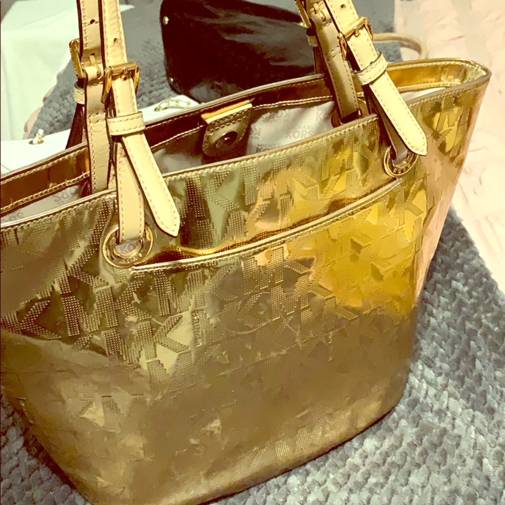 Woman’s purse color copper